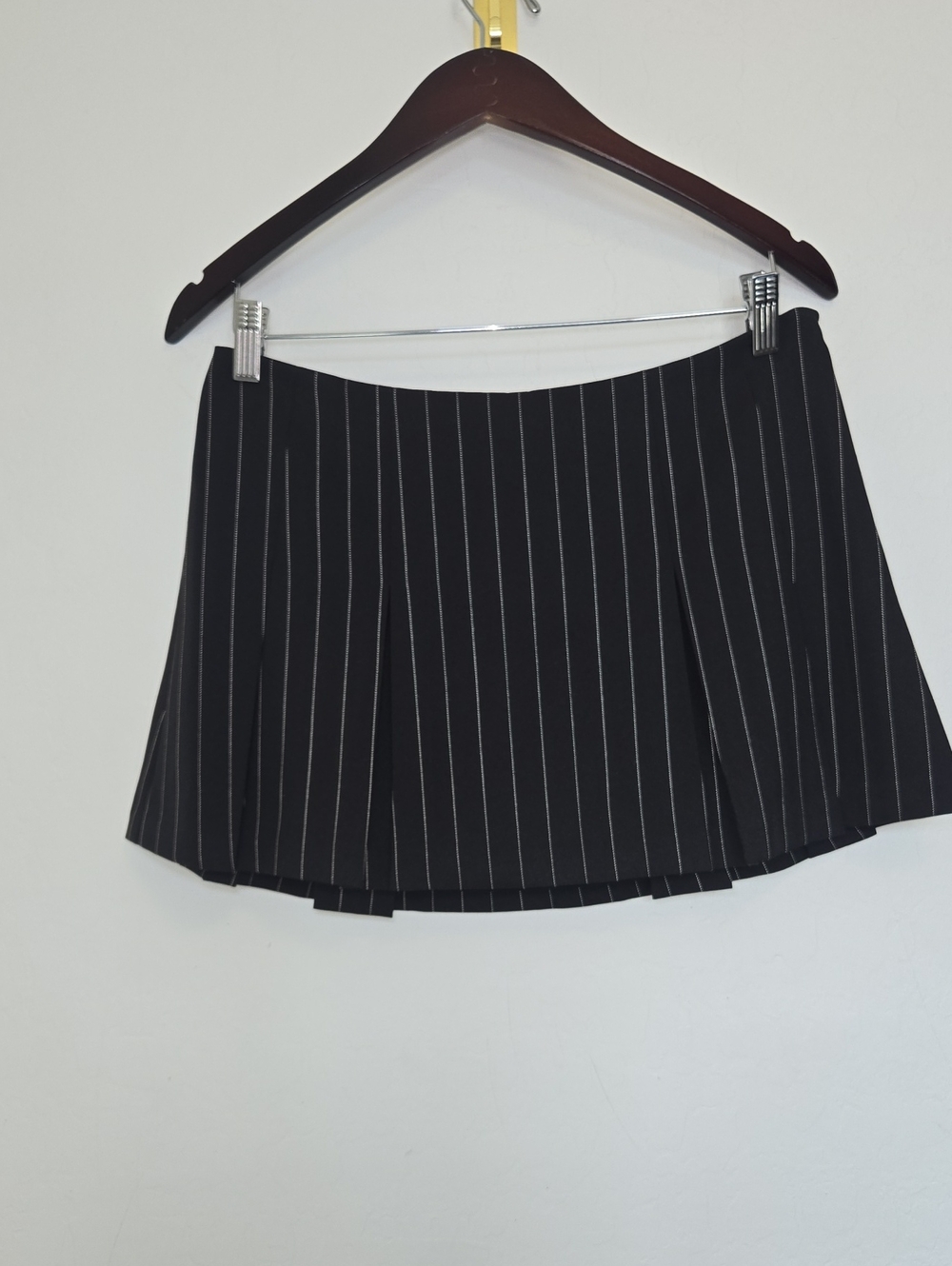 Naked Wardrobe Pinstripe Suiting Pleated Mini Skirt Black White Preppy Sz M NWT - Picture 6 of 16